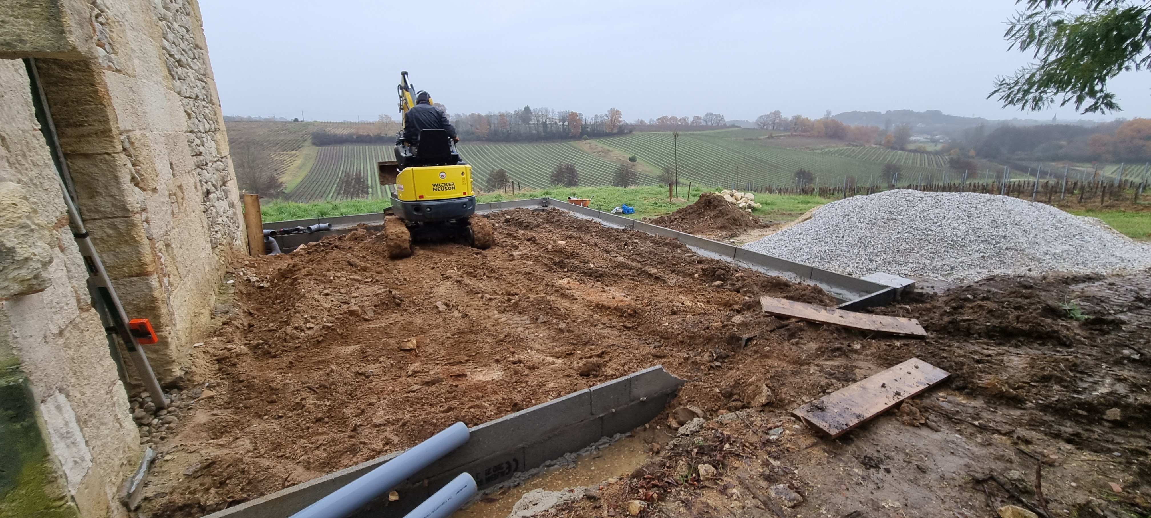 Extension en pierre de taille + pose d'IPE 300