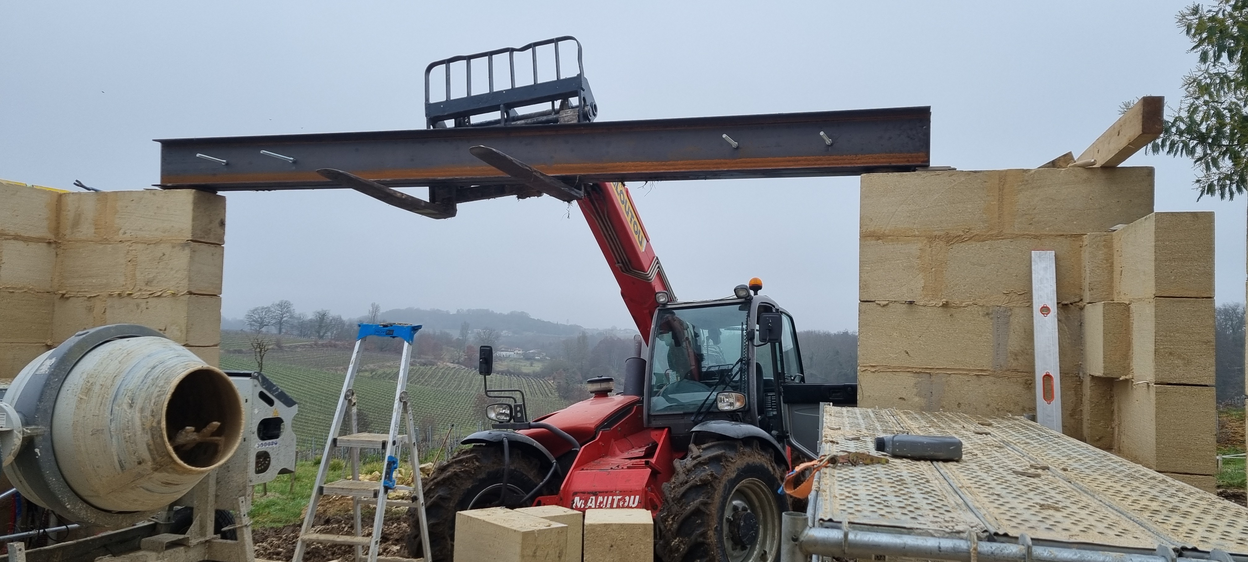 Extension en pierre de taille + pose IPE300