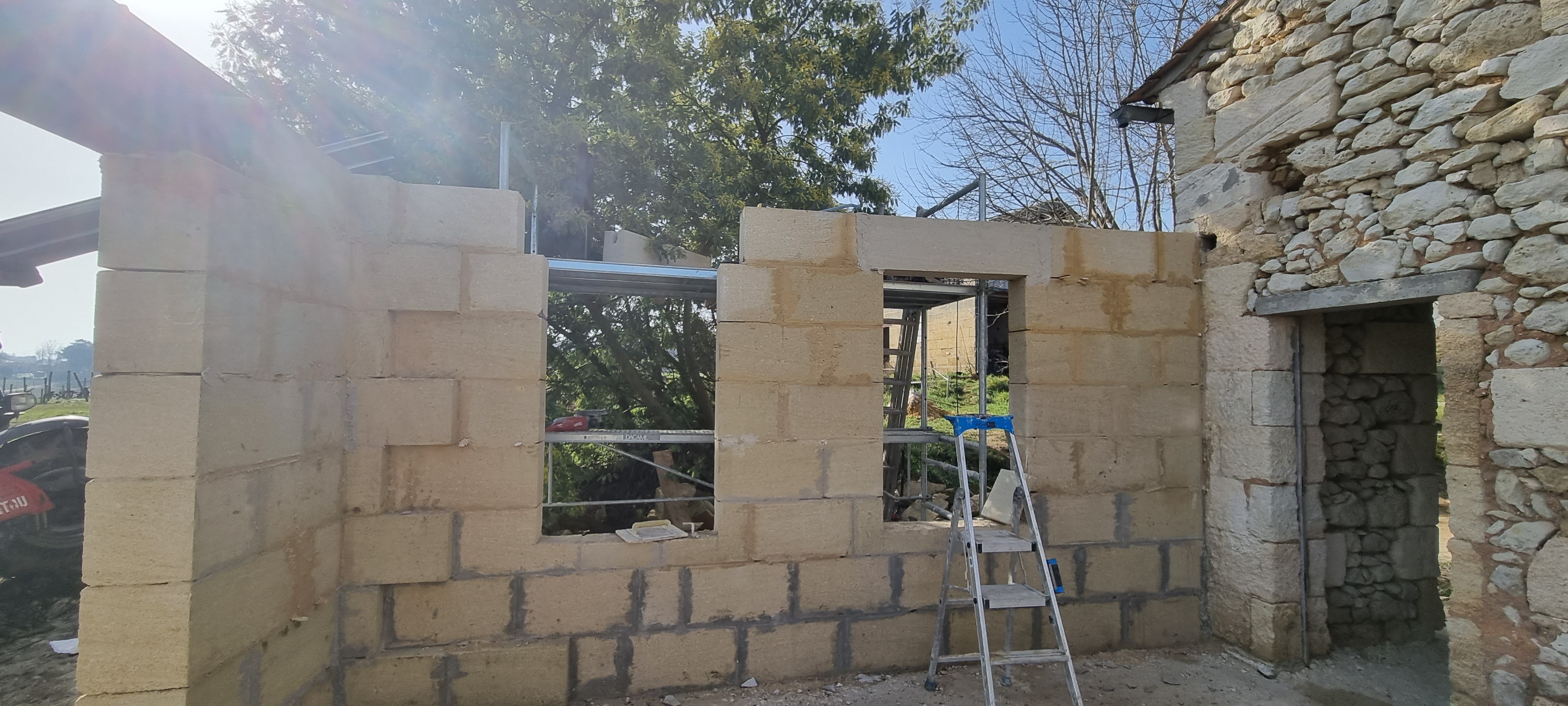 Extension en pierre de taille + pose IPE300