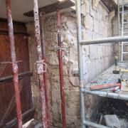 Restauration et reconstruction de l'angle en pierre