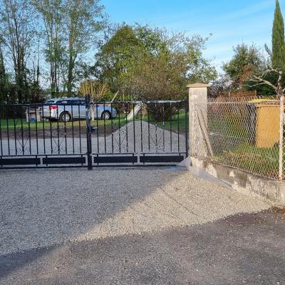 Terrassement remise au propre d'une allée gravilloné