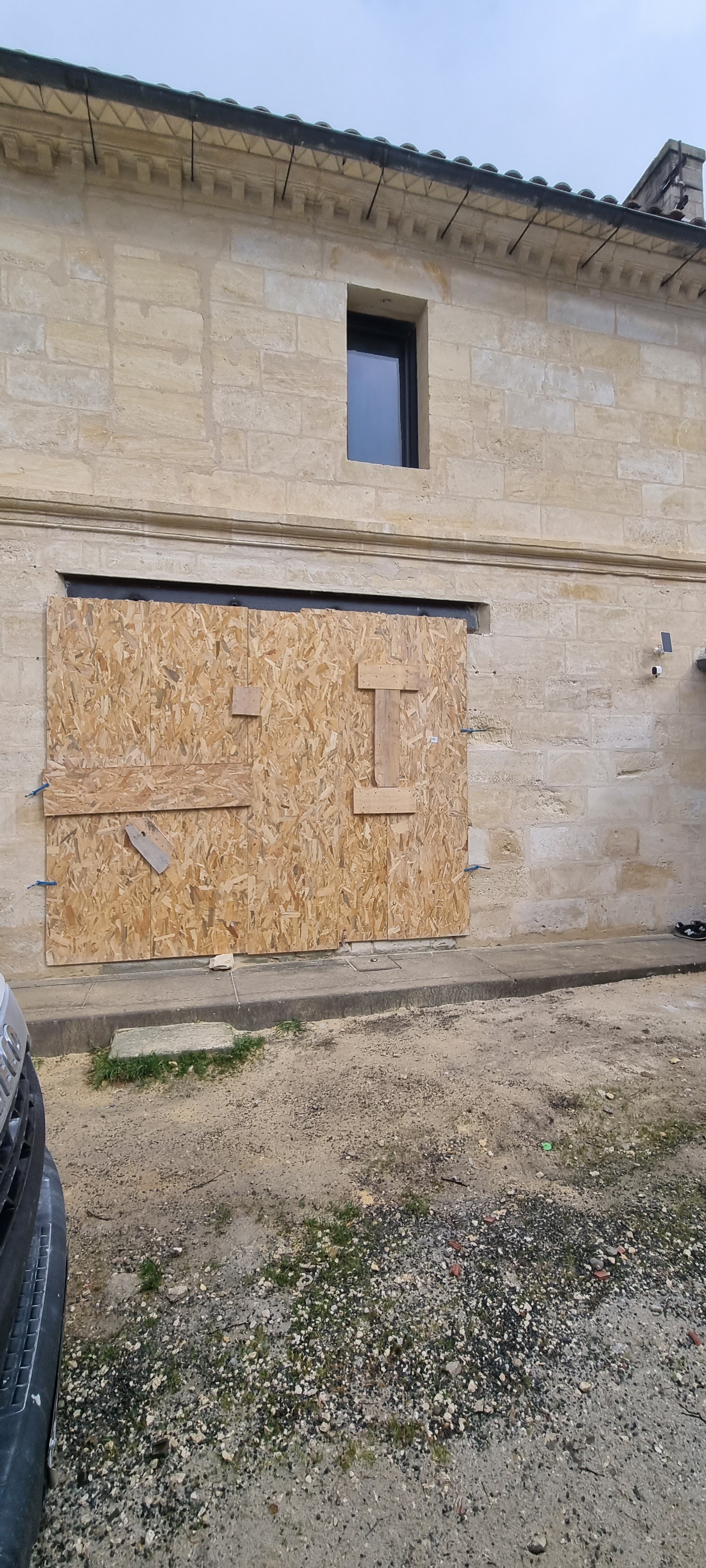 Ouverture mur pierre de taille en façade