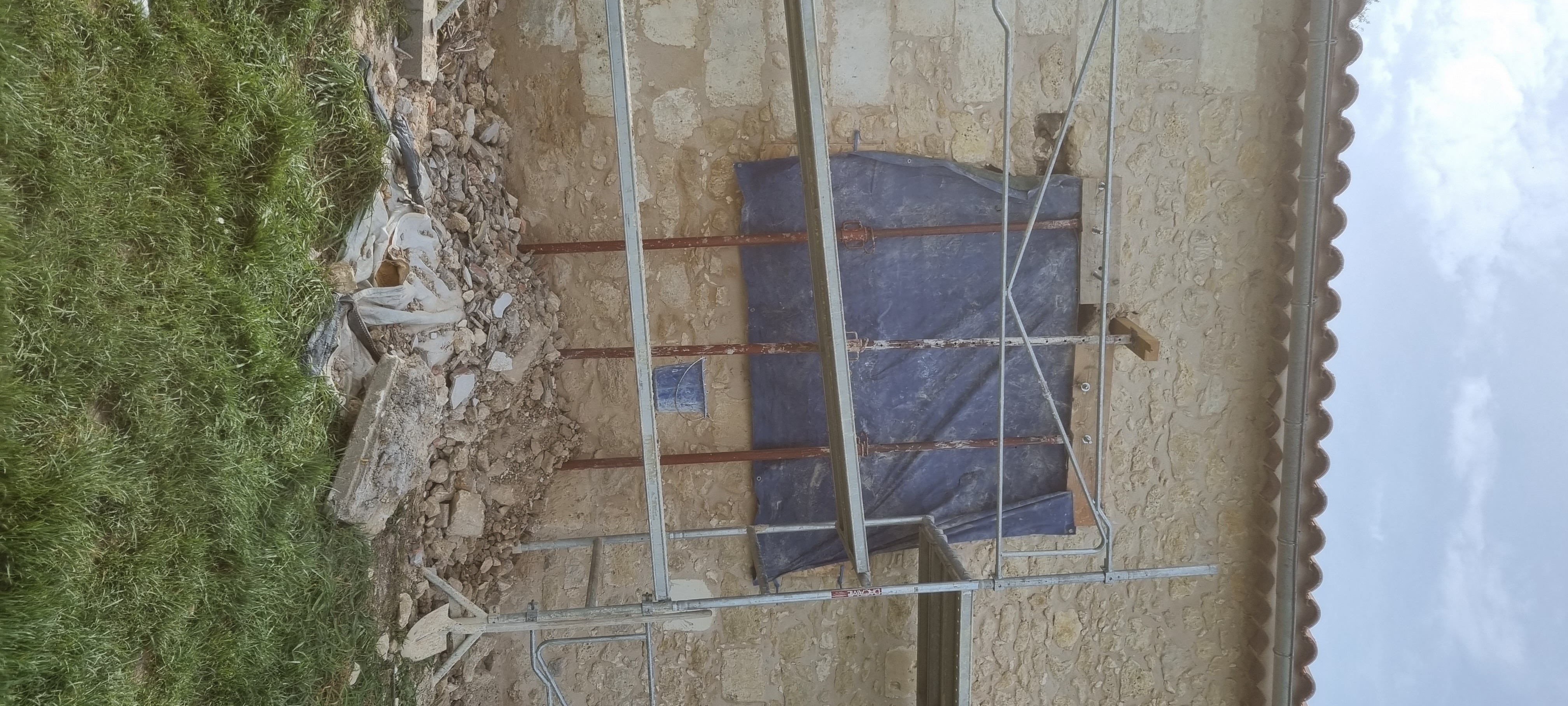 Ouverture mur en moellon placage pierre