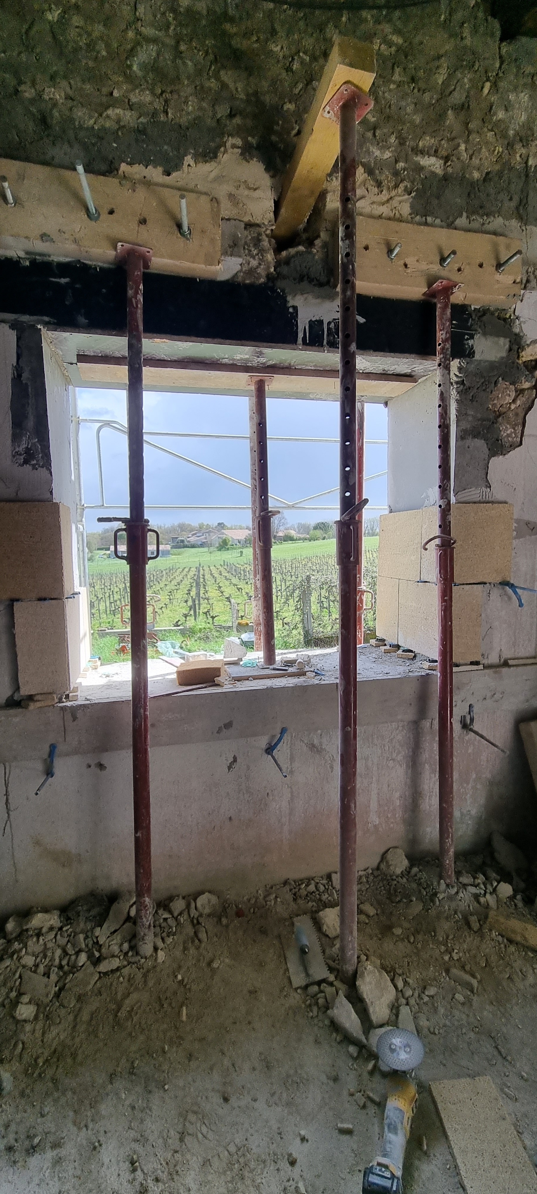 Ouverture mur en moellon placage pierre