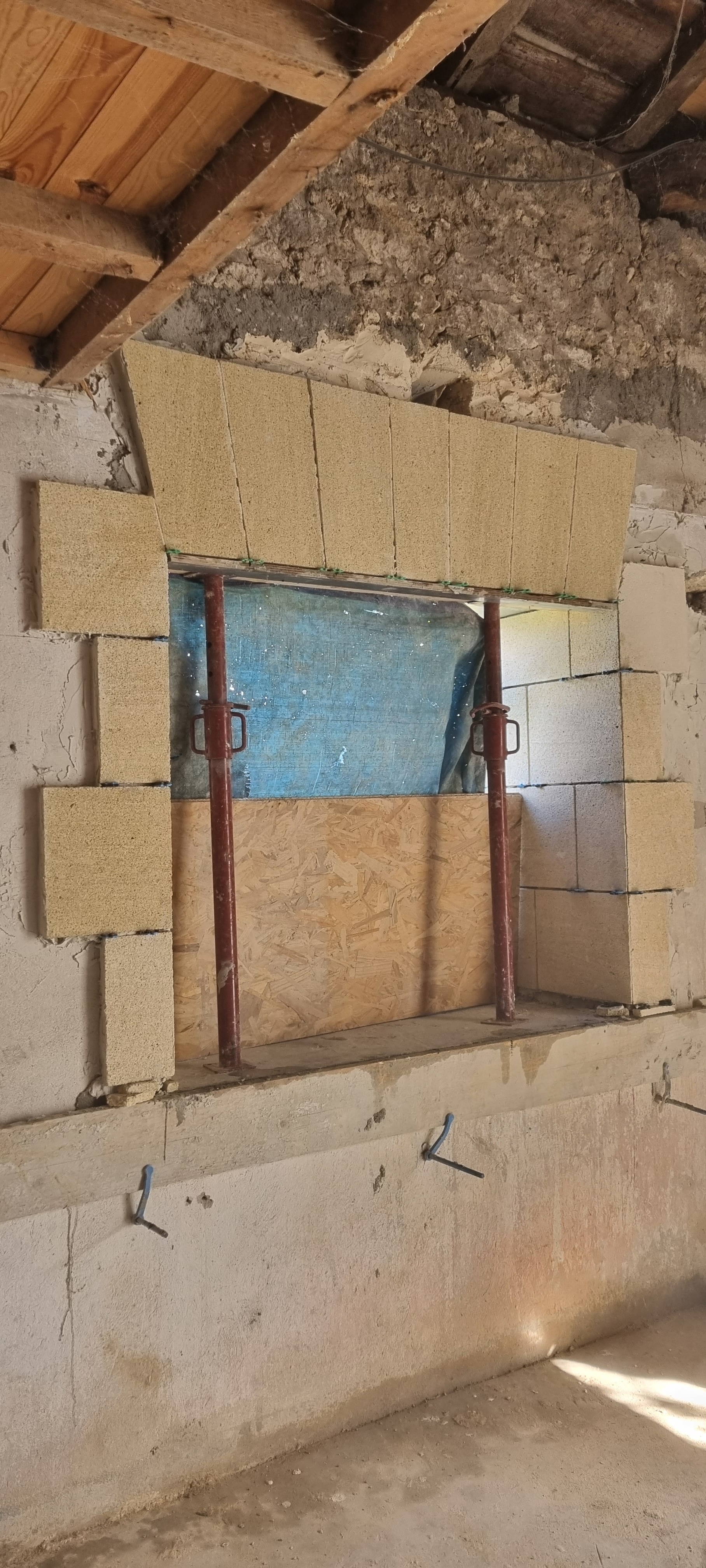 Ouverture mur en moellon placage pierre