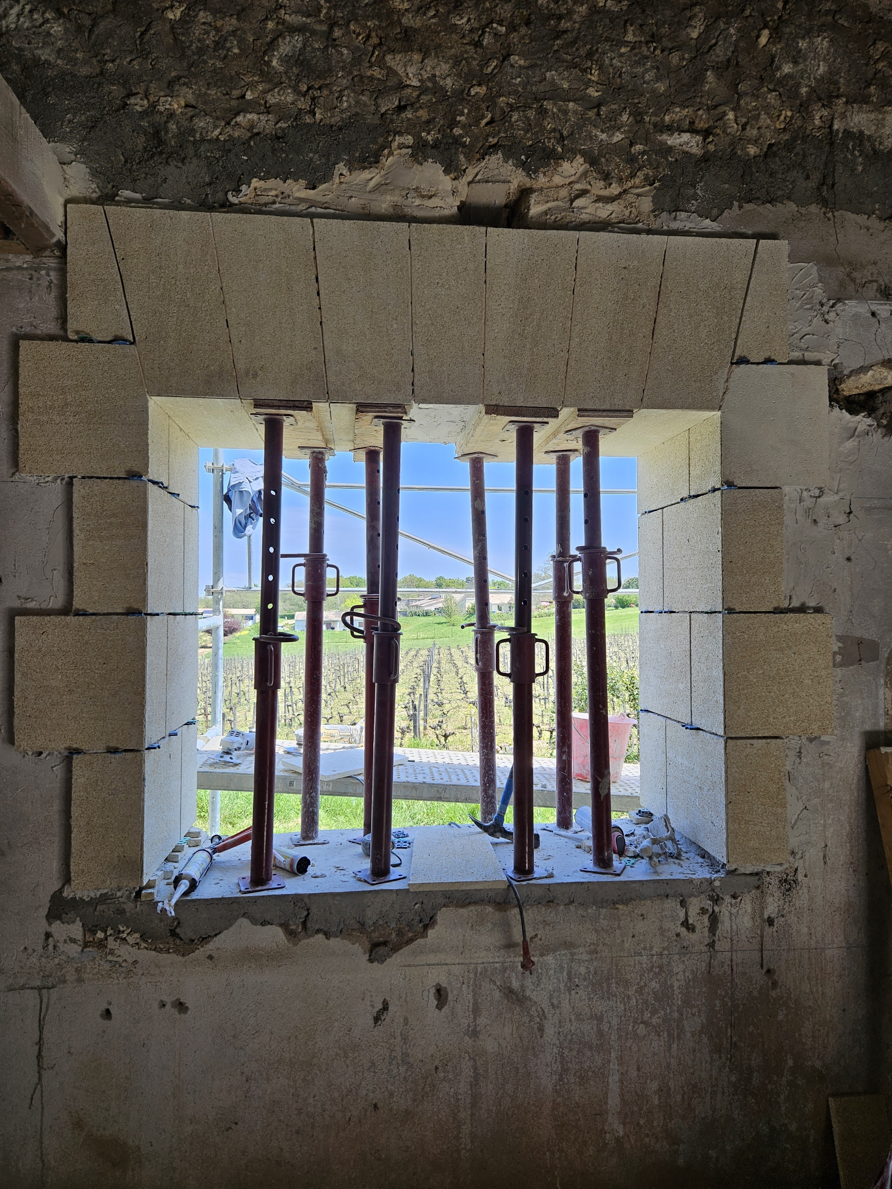 Ouverture mur en moellon placage pierre